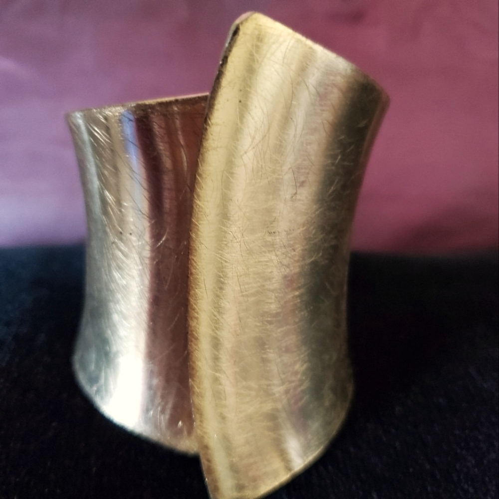 Large Fitted Gold Cuff with Hinge